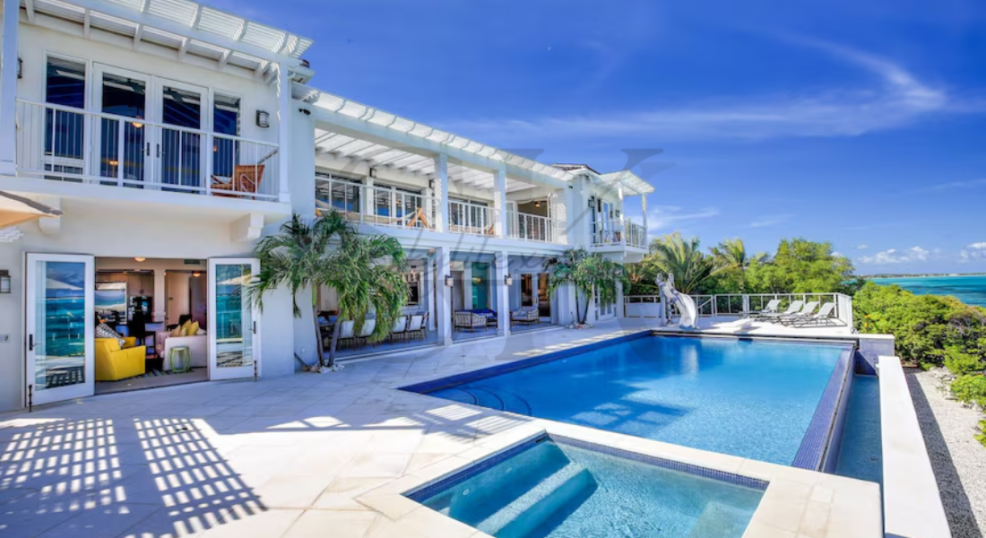 Oceanfront Villas with Infinity Pool